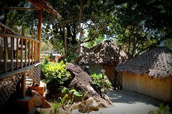 Phi Phi Cozy Sea Front Resort