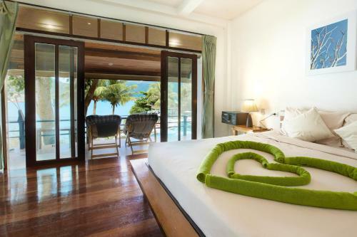 Hotel Resolution Resort