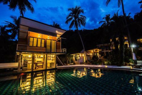 Hotel Resolution Resort