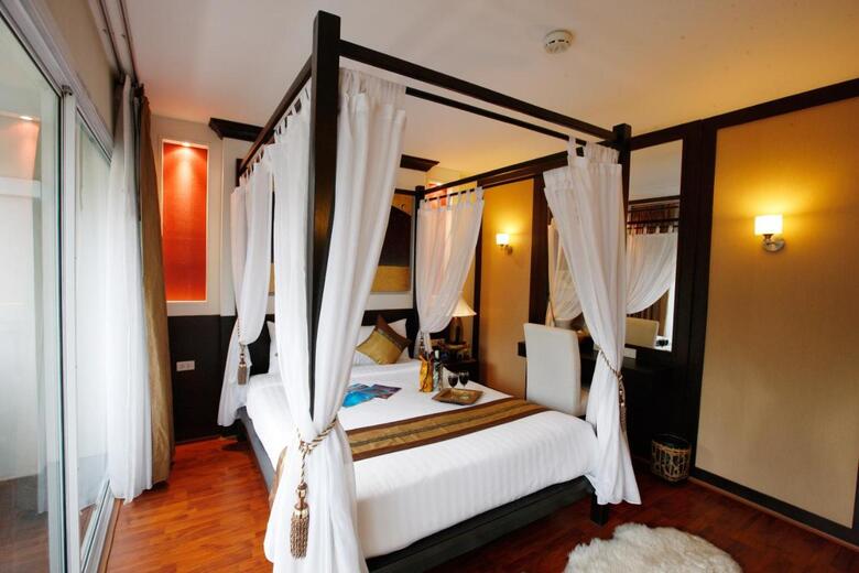 Mirth Sathorn Hotel