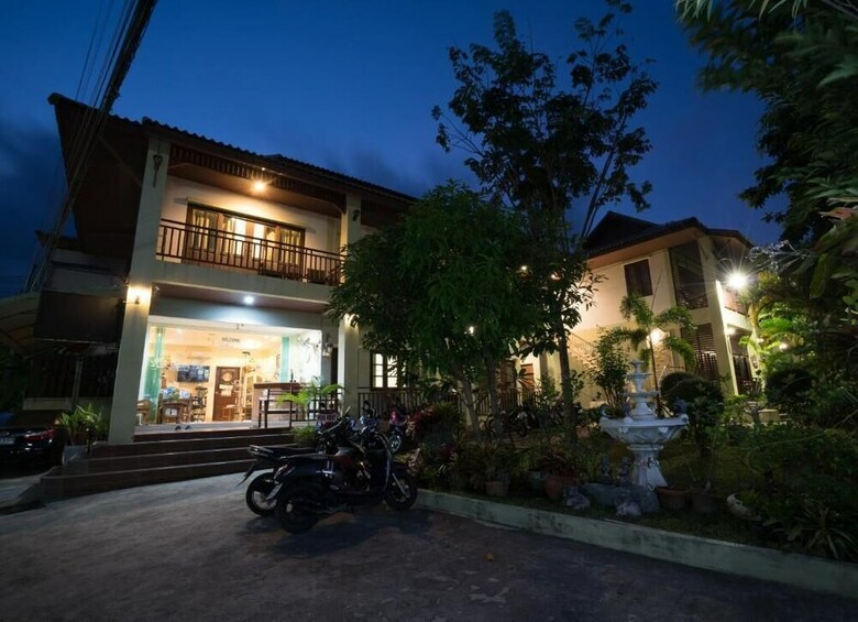 Apartamentos Buathong Place