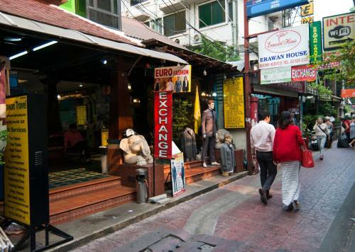 Hostal Erawan House