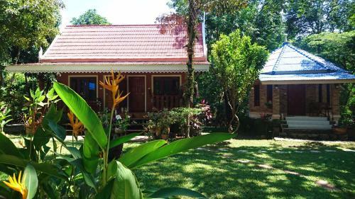 Hostal Macura Resort