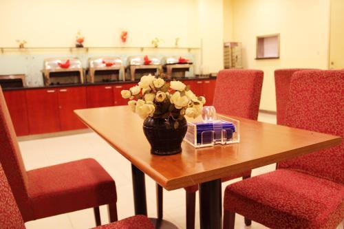 Hotel Hanting Express Urumqi Railway Station Branch