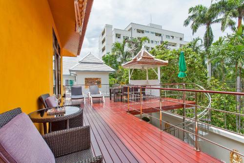 Sunny Villa