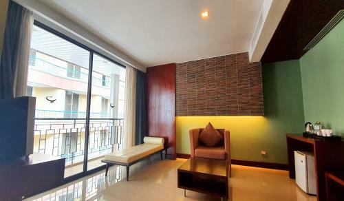 Long Beach Garden Hotel & Spa