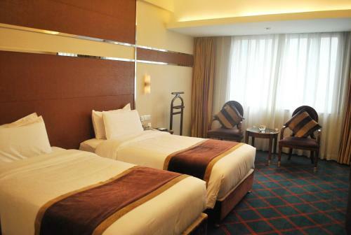 Dynasty Hotel