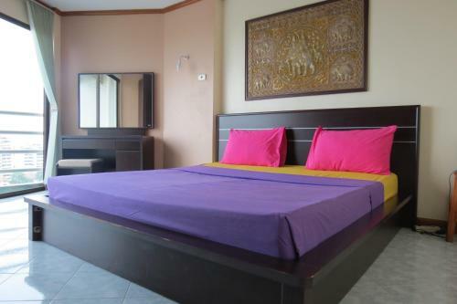 View Talay 1b Apartments