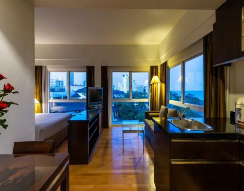 Hotel Rcg Suites Pattaya
