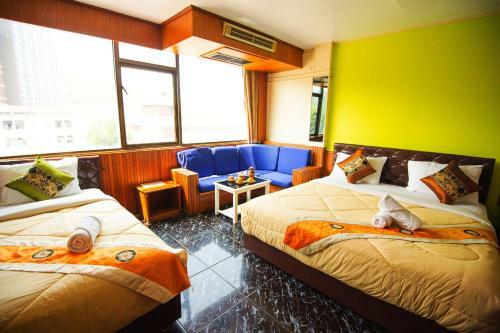Mr. Mac's Hotel
