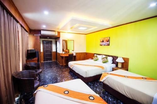 Mr. Mac's Hotel