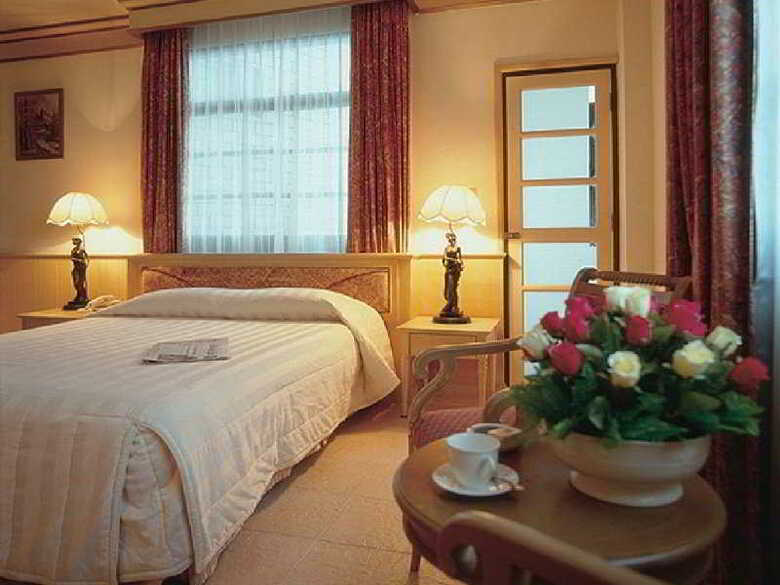 Hotel Golden Cliff House