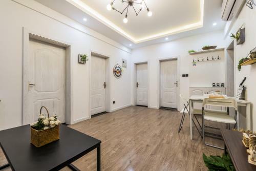 Ancient City Wall Home Apartment