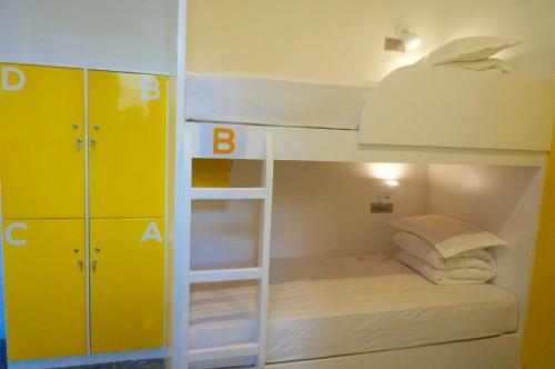 Bed & Breakfast Dragon's Den Hostel In Yangshuo