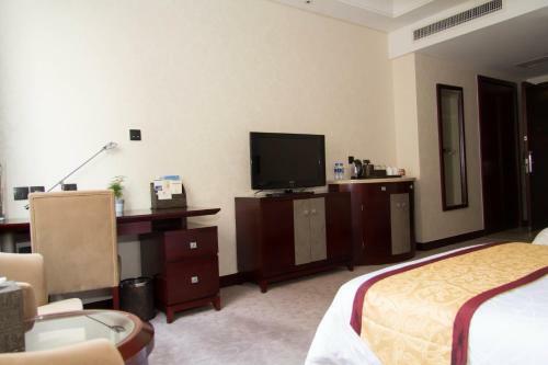 Yizui Crown Hotel