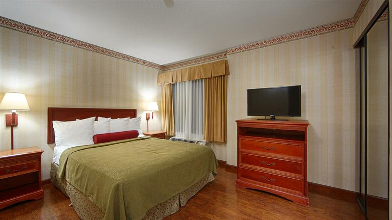 Hotel Best Western Raffles Inn & Suites