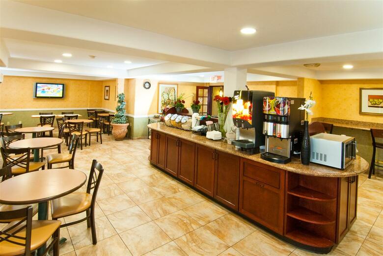 Hotel Best Western Raffles Inn & Suites