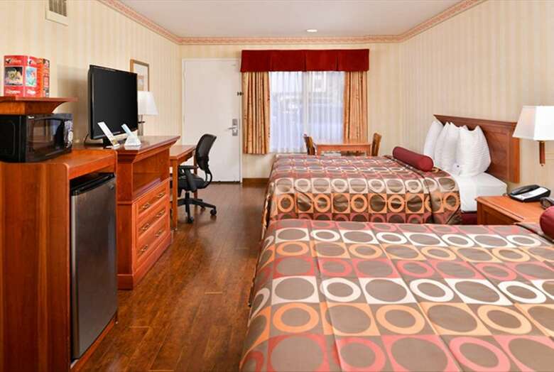 Hotel Best Western Raffles Inn & Suites