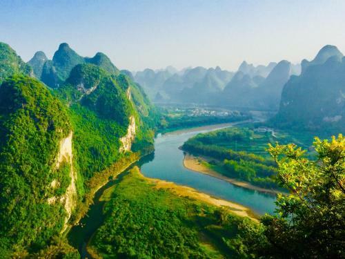 Yangshuo Moon Resort Hotel