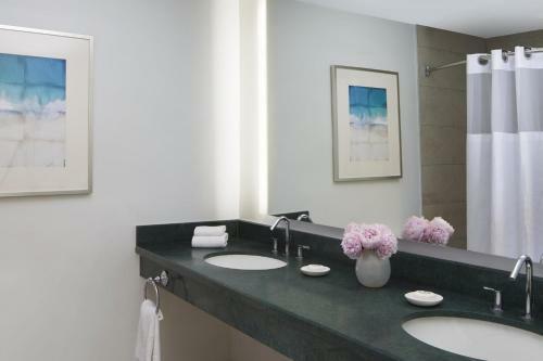 Hotel Coral Towers Atlantis Autograph Collection