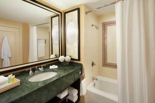 Hotel Royal Towers Atlantis Autograph Collection
