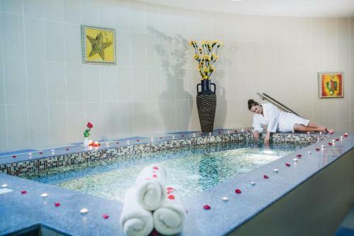 One To One - Concorde Fujairah Hotel