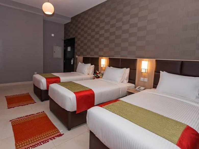 Flora Square Hotel