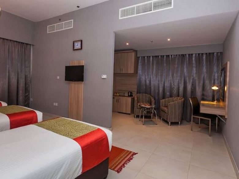 Flora Square Hotel
