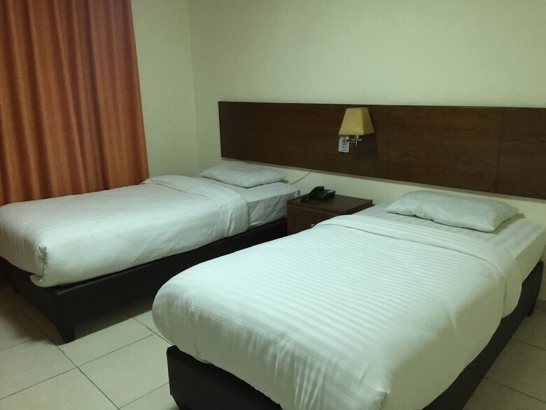 Zaina Plaza Hotel