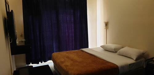 Royal Creek Hotel