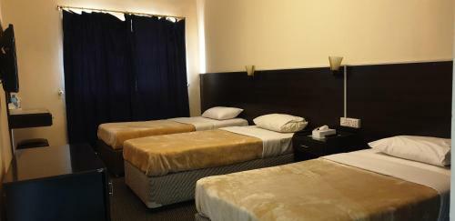 Royal Creek Hotel