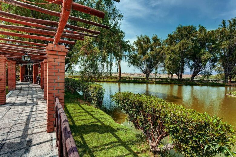 Hotel El Lago Estelar