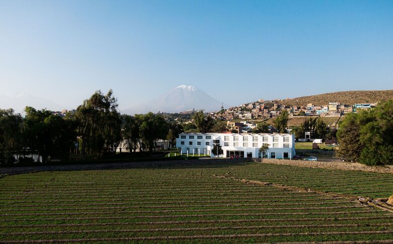 Hotel El Lago Estelar