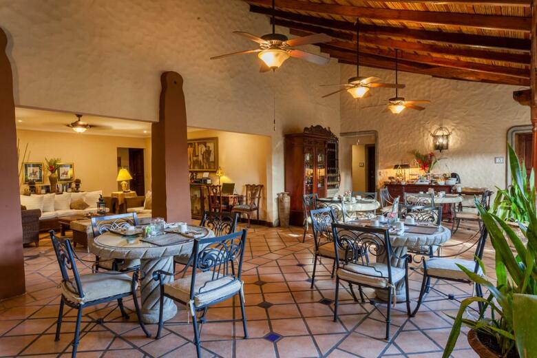 Hotel Los Robles