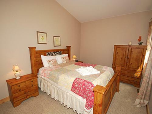 Ponca Holiday Home