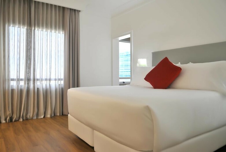 Hotel NH Collection Plaza Santiago