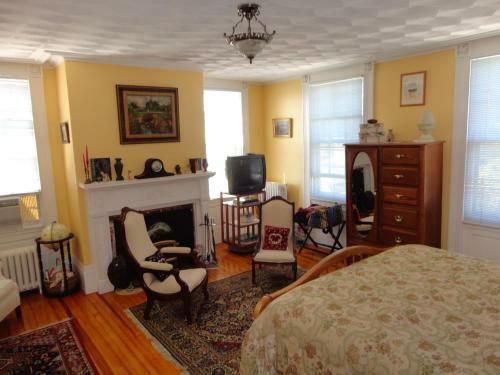 Bed & Breakfast Historic Hill Inn