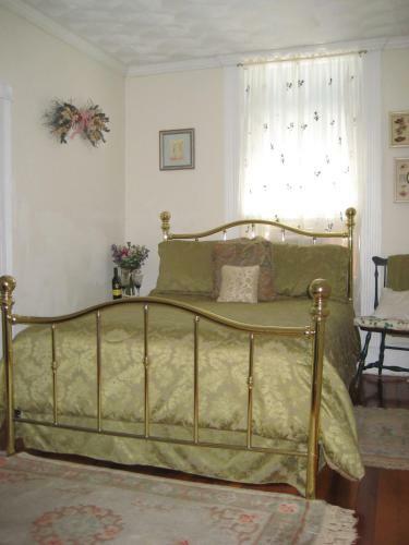 Bed & Breakfast Historic Hill Inn