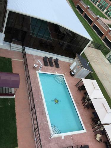 Roberts Riverwalk Urban Resort Hotel