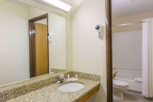 Hotel Super 8 By Wyndham Stroudsburg