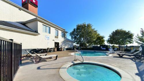 Magnuson Hotel - Fossil Creek