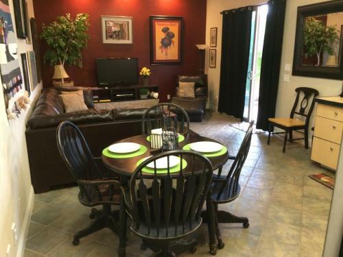 Red Cliffs Villas