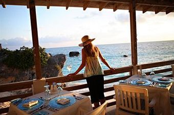 The Reefs Hotel And Club
