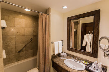 Hotel Real Intercontinental Managua At Metrocentro Mall