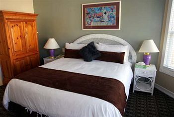 Glenmore Plaza Hotel
