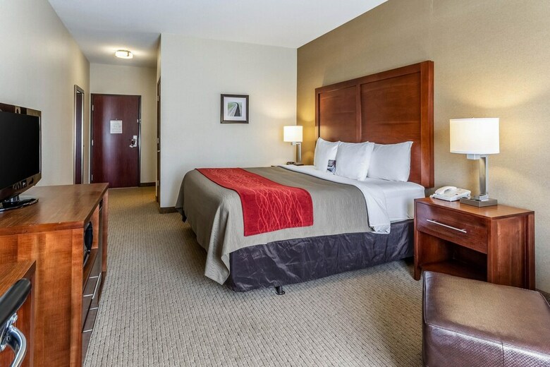 Hotel Comfort Inn And Suites