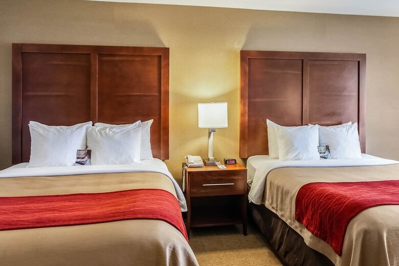 Hotel Comfort Inn And Suites