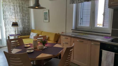 One-bedroom Apartment In Malinska/insel Krk 13029