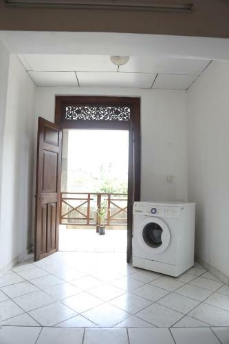 Silvereen Apartments