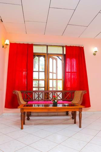 Silvereen Apartments